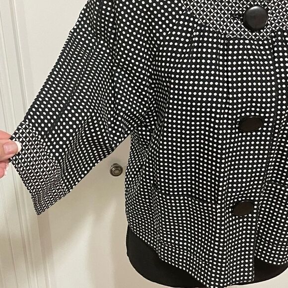 Black and White Jacket - Picture 3 of 6